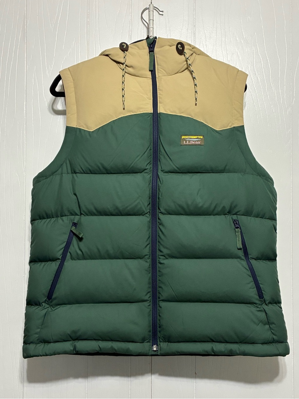 L.L.Bean Men's M Mountain Classic Hooded Down Vest in Pinewood Green/Sandstone